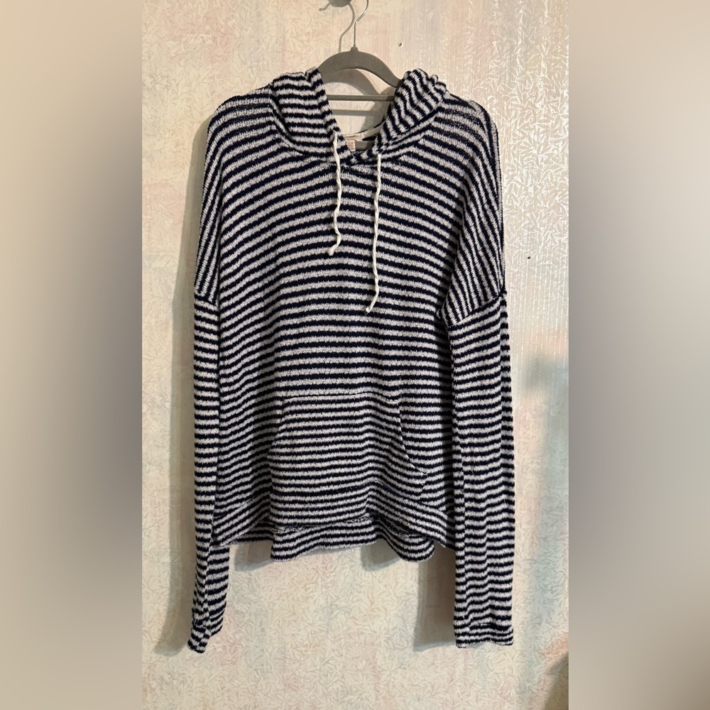 Arizona Jean Company Black and White Striped Hoodie, With Kangaroo Pocket, Sz XL